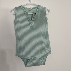 Kate quinn Henley tank onesie 6-12 months